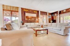 Chalet in Arenal - Villa Maravillas