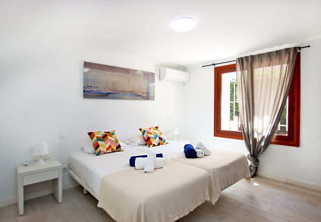 Chalet in Arenal - Villa Marbella by Slow Villas Chalet in Arenal - Villa Marbella by Slow Villas
