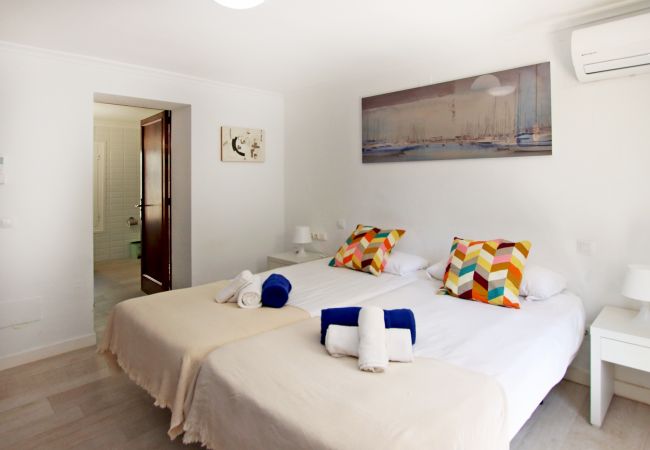 Chalet in Arenal - Villa Marbella by Slow Villas Chalet in Arenal - Villa Marbella by Slow Villas